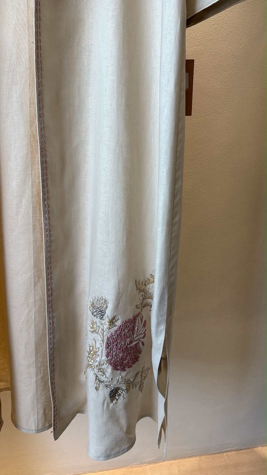Rosé Bloom Abaya
